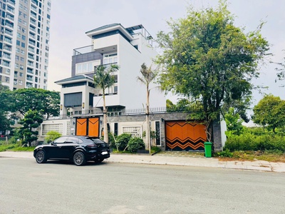 Bán biệt thự sân vườn thủ thiêm villa,thủ đức - 75 tỷ, hầm 4 tầng, hồ bơi, shr 0