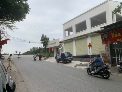 Cho thuê nhà 3 tầng vị trí kinh doanh đắc địa đường 422 0