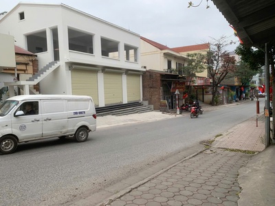 Cho thuê nhà 3 tầng vị trí kinh doanh đắc địa đường 422 1