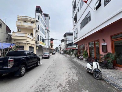 Bán nhàthượng thanh - 40m - lô góc 2 mặt tiền - nhà 8 tầng thang máy -đường ô tô tránh - giá 18 tỷ 0