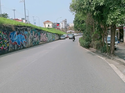 Chỉ hơn 10 tỷ nhà đẹp chủ cần bán gấp. 6 tầng thang máy diện tích sử dụng rộng rãi 40m. 1