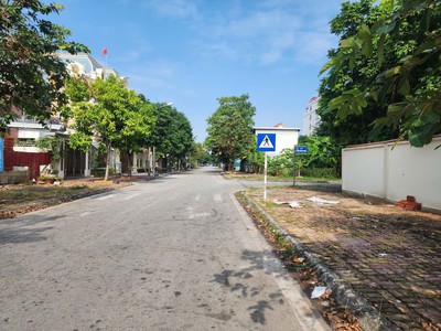 Bán lô đất biệt thự mặt đường Trần Nguyên Đán, ph Thanh Bình, TP HD, 250m2, mt 12.5m 2