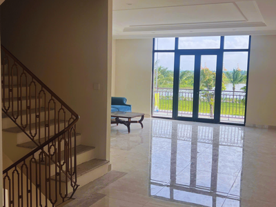 Cho Thuê Tầng 1 Mặt Đường Trục Chính TLA   VINHOMES VŨ YÊN   4tr 2