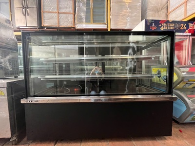 Thanh lý tủ mát trưng bày bánh lạnh, bánh kem-Hiệu Berjaya - 1M8 -kính vuông   2 tầng   đáy mới 90. 0