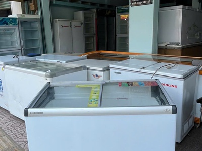 Thanh lý tủ đông kính lùa Liebher   dung tích tổng 380 lít    ngoại hình tốt. 0