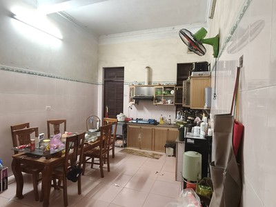 Bán nhà 2,5 tầng gần ngay chân Cầu Niệm - Lãm Hà 2