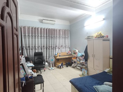 Bán nhà 2,5 tầng gần ngay chân Cầu Niệm - Lãm Hà 3