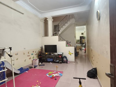 Bán nhà 2,5 tầng gần ngay chân Cầu Niệm - Lãm Hà 4