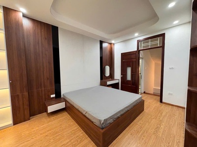 Bán nhà ngõ quỳnh 5 tầng long lanh ô tô đỗ cổng hai bà trưng 0