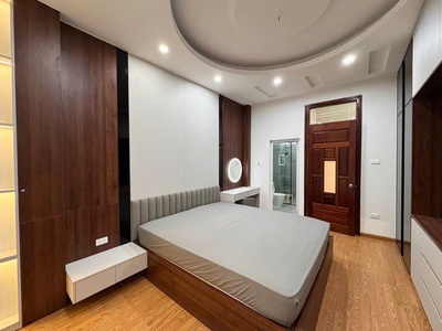 Bán nhà ngõ quỳnh 5 tầng long lanh ô tô đỗ cổng hai bà trưng 3