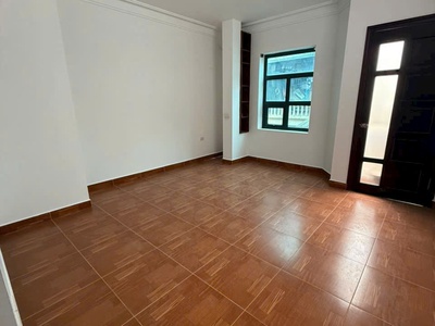 Phân lô ô tô tránh, lô góc, gần hồ Phú Diễn 30m2 4T giá 8 tỷ 9 2