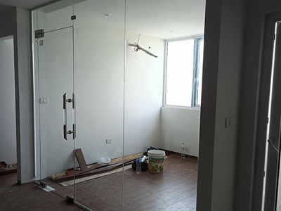 Báo giá thi công vách kính cường lực văn phòng tại Ba Đình 0