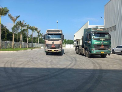 Cho thuê Bãi 2000m2   nền bê tông chắc chắn . Tuyến 2 đường Trần Nhân Tông, Kiến An. Xe công đi lại 1