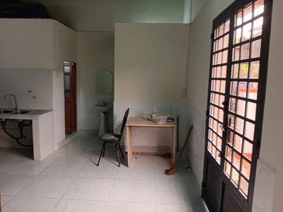 Cho thuê nhà nguyên căn cấp 4,100m2 0