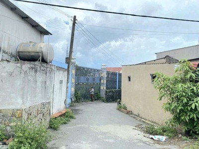 Bán đất thổ cư 1 sẹc tỉnh lộ 15   cách mặt tiền chỉ 50m . cách vành đai 3 chỉ 2km. gần chợ 3