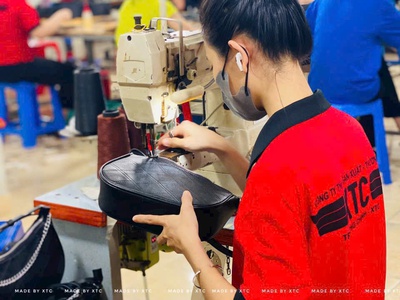 Nguồn SỈ Da Bò Giá SỈ Tận Xưởng   nhận gia công theo brand theo yêu cầu 0