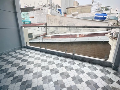 Nhà shhc 4.4 11m/2lầu/4pn/3toilet hẻm thông 39 dạ nam p2q8 2