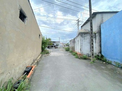 Bán đất thổ cư 1 sẹc tỉnh lộ 15   cách mặt tiền chỉ 50m . cách vành đai 3 chỉ 2km. gần chợ 2