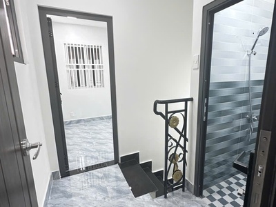 Nhà shhc 4.4 11m/2lầu/4pn/3toilet hẻm thông 39 dạ nam p2q8 3