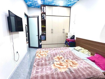 Bán nhà đường láng 5 tầng thoáng 12 tỷ 2