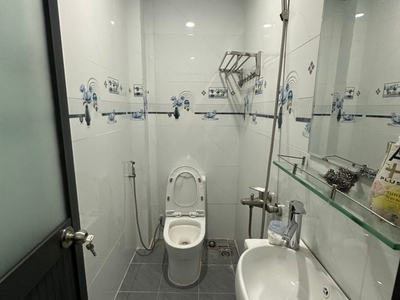 Bán nhà hxh trần thái tông nở hậu tài lộc 6m thông ra trước mặt chợ tân trụ chỉ 4tỷ 4