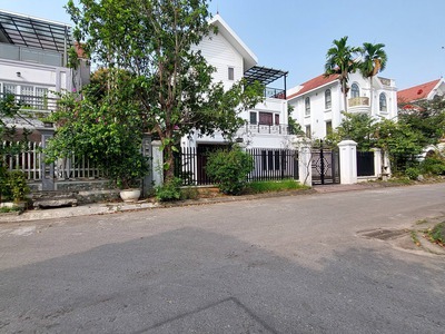 Cần bán biệt thự 402m2. mt16.5m, 31 tỷ, kđt long việt, quang minh. 0