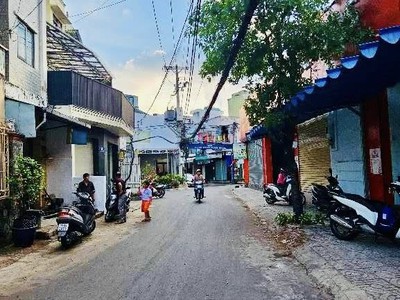 Bán nhà mặt tiền gần ngã tư âu cơ lạc long quân 89m2 nở hậu 2 tầng 8.x tỷ 4