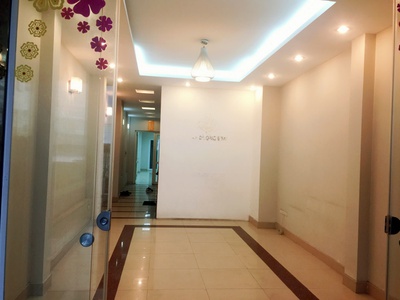 Cho thuê mbkd đê la thành 120m2 x 2 tầng spa, showrom vào được ngay 1