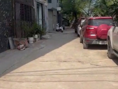 Cho thuê nhà ngõ 902 kim giang, 4.5 tầng x 36m2, 5 ngủ, 3 vệ sinh, 11 triệu vào ngay 1