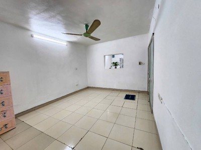 Bán tập thể quỳnh mai tầng 1 kinh doanh, oto dừng đỗ thoải mái, 80m vuông chỉ  nhỉnh 4 tỷ 1