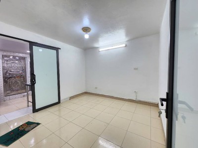 Bán tập thể quỳnh mai tầng 1 kinh doanh, oto dừng đỗ thoải mái, 80m vuông chỉ  nhỉnh 4 tỷ 2