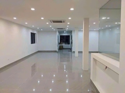 Vip, bán tòa building mặt phố tây hồ, gần hồ trúc bạch, 85m mặt tiền 5.8m, chỉ 45 tỷ 3