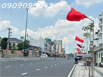 Bnhà đông hưng thuận, q12 cách nguyễn văn quá. quang trung gần phần mềm quang trung nhà mới vô ở 1