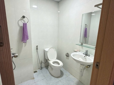 Bán căn hộ tầng 15, 2 pn 65m2 chung cư Thanh Hà Cienco 5 2