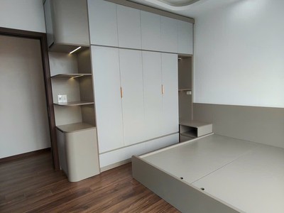 Bán căn góc mặt đường Lê Thanh Nghị, TP Hải Dương, 84.3m2, 5 tầng, KD buôn bán, giá tốt 11