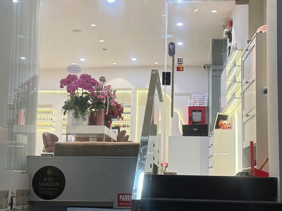 Cho thuê mặt bằng mặt tiền đường Nguyễn Bỉnh Khiêm - góc Lê Duẩn Quận 1. 1