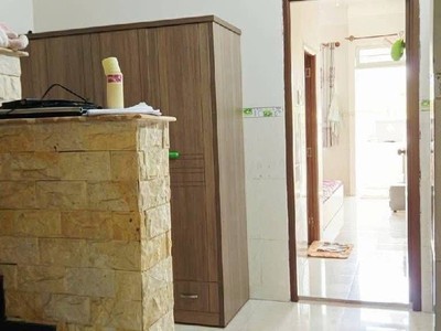 Siêu phẩm cho Gia Đình - Ngã 6 Lý Thái Tổ - 40m2, 5PN, cứng cáp, sát mặt tiền - giá tốt. 2