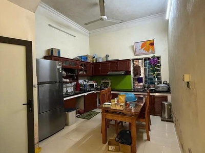 Bán gấp nhà 5 tầng mặt phố Bà Triệu, 75m2, mặt tiền rộng 4m,  vị trí đẹp, kinh doanh tốt, giá 23.5 1