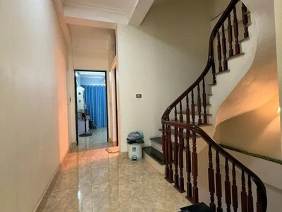 Bán gấp nhà 5 tầng mặt phố Bà Triệu, 75m2, mặt tiền rộng 4m,  vị trí đẹp, kinh doanh tốt, giá 23.5 4