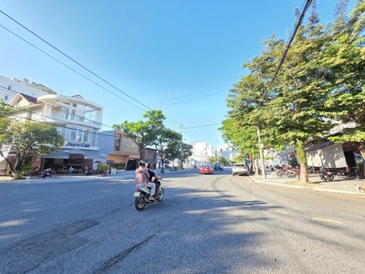 Bán đất Lô góc 2MT cực đẹp Hồ Nghinh và Ngô Quang Huy, 140m2 gần biển 3