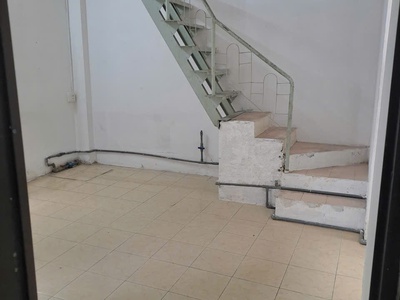 Cho thuê nhà Đường Kha vạn cân, P. Linh chiểu, DT 31m2 - 1 trệt 1 lầu, 1pn1wc Giá 6tr/tháng. 2