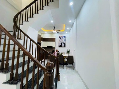 Nhà khu vực trường chinh   đống đa, ngõ thông, lô góc, ô tô đỗ tận cửa, đi lại thuận tiện. 3