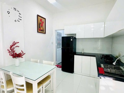 Cho thuê nhà nguyên căn 2 tầng hẻm tháp bà gần biển 2