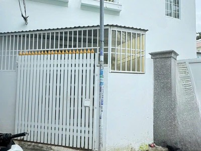 Cho thuê nhà nguyên căn 2 tầng hẻm tháp bà gần biển 0