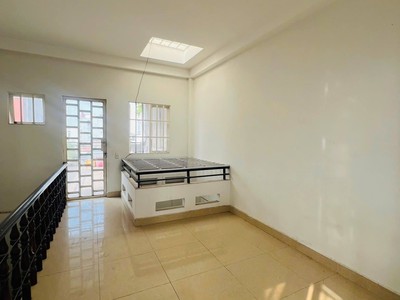 Nhà đường phạm văn bạch phường 15 quận tân bình cũ. 3