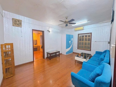 Cho thuê nhà tập thể ngọc khánh tầng 3- 80m2, 2pn, 1 wc, 10 triệu vào ngay 1