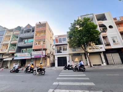 Bán nhà 2 mặt tiền kd đ.cách mạng tháng 8   đỗ thị lời, quận 3 - dt vuông đẹp 4m 15m full thổ - chỉ 0