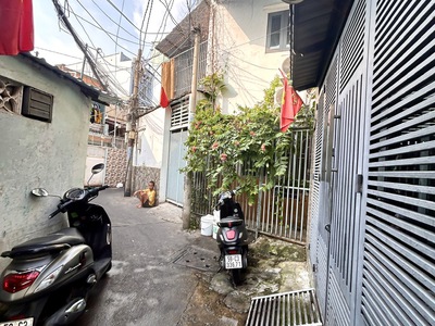 Bán nhà dt 70m2 chỉ 5 đồng nhỉnh- siêu phẩm - đ. xóm chiếu- lưu thông tôn đản- hoàng diệu- nguyễn 1