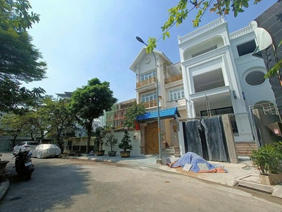 Bán nhà mặt phố lâm quang ky, tml thủ đức  q2 cũ , 238m2, hầm 3 tầng hồ bơi, 59.5 tỷ 1