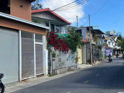 Bán nhà srxd đường hoàng diệu phường 5 đà lạt ngang 6.4m giá 6.8 tỷ 0